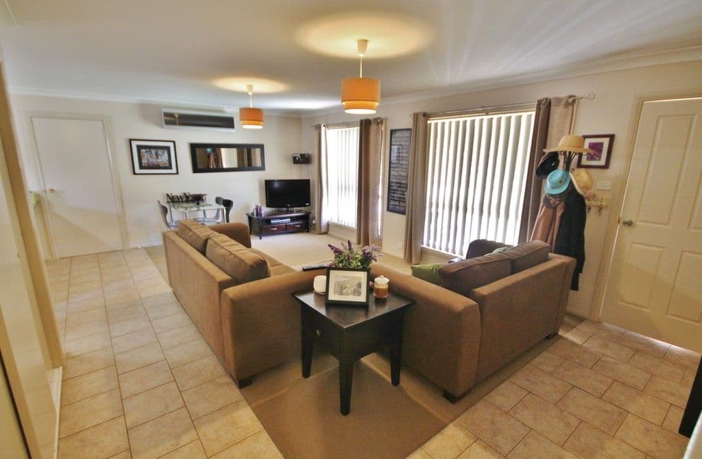 2-4 Cowper Street, Young NSW 2594, Young - Thumbnail 4