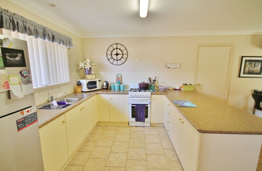 2-4 Cowper Street, Young NSW 2594, Young - Thumbnail 7