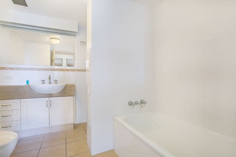 8 'Capricornia' 121 Surf Parade, Broadbeach QLD 4218, Broadbeach - Thumbnail 6