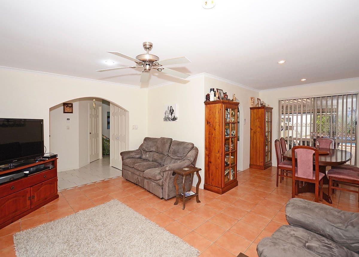 4 Brampton Court, KAWUNGAN QLD 4655, Kawungan - Thumbnail 6