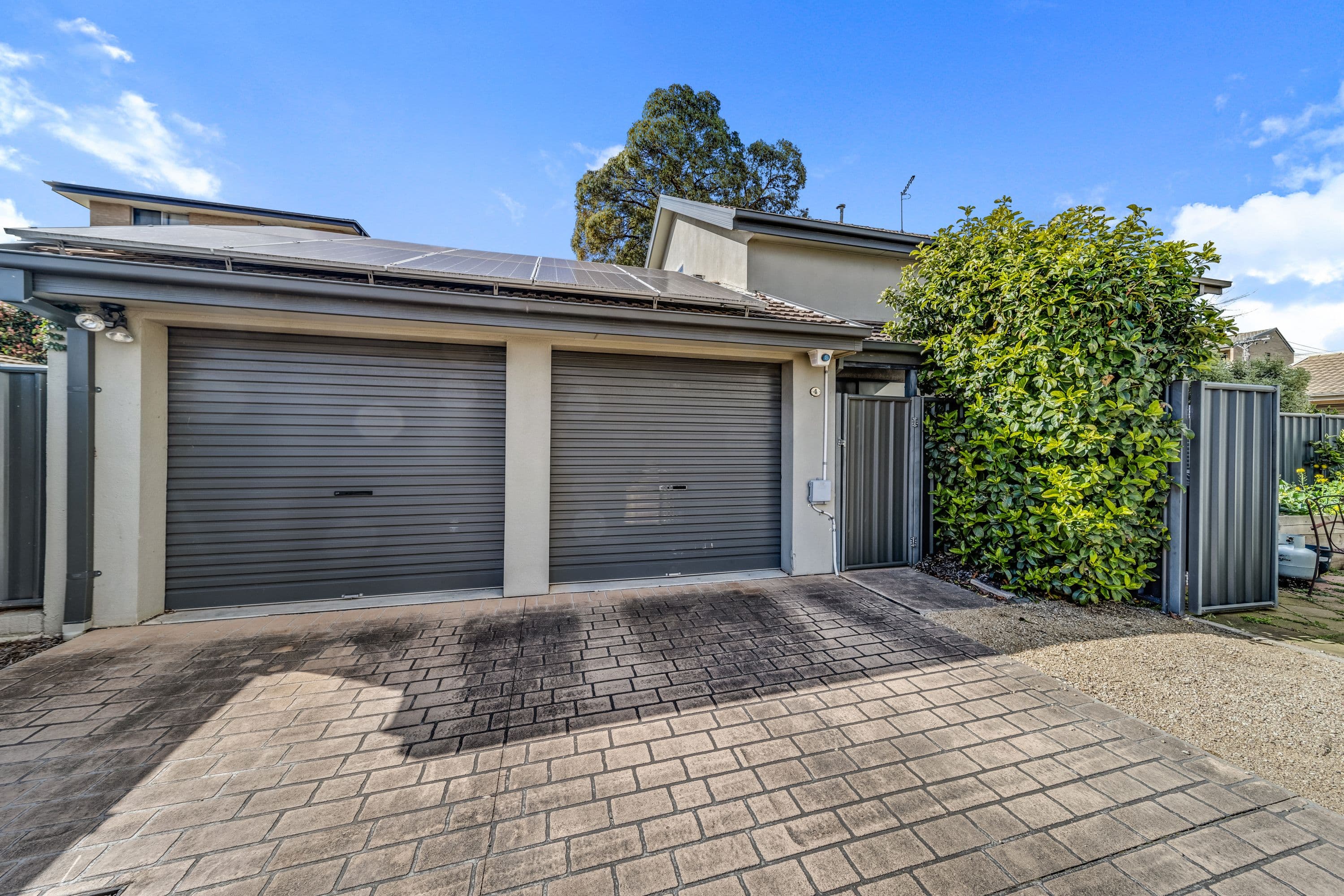 10 McKeahnie Street, Queanbeyan NSW 2620, Queanbeyan - Image 1