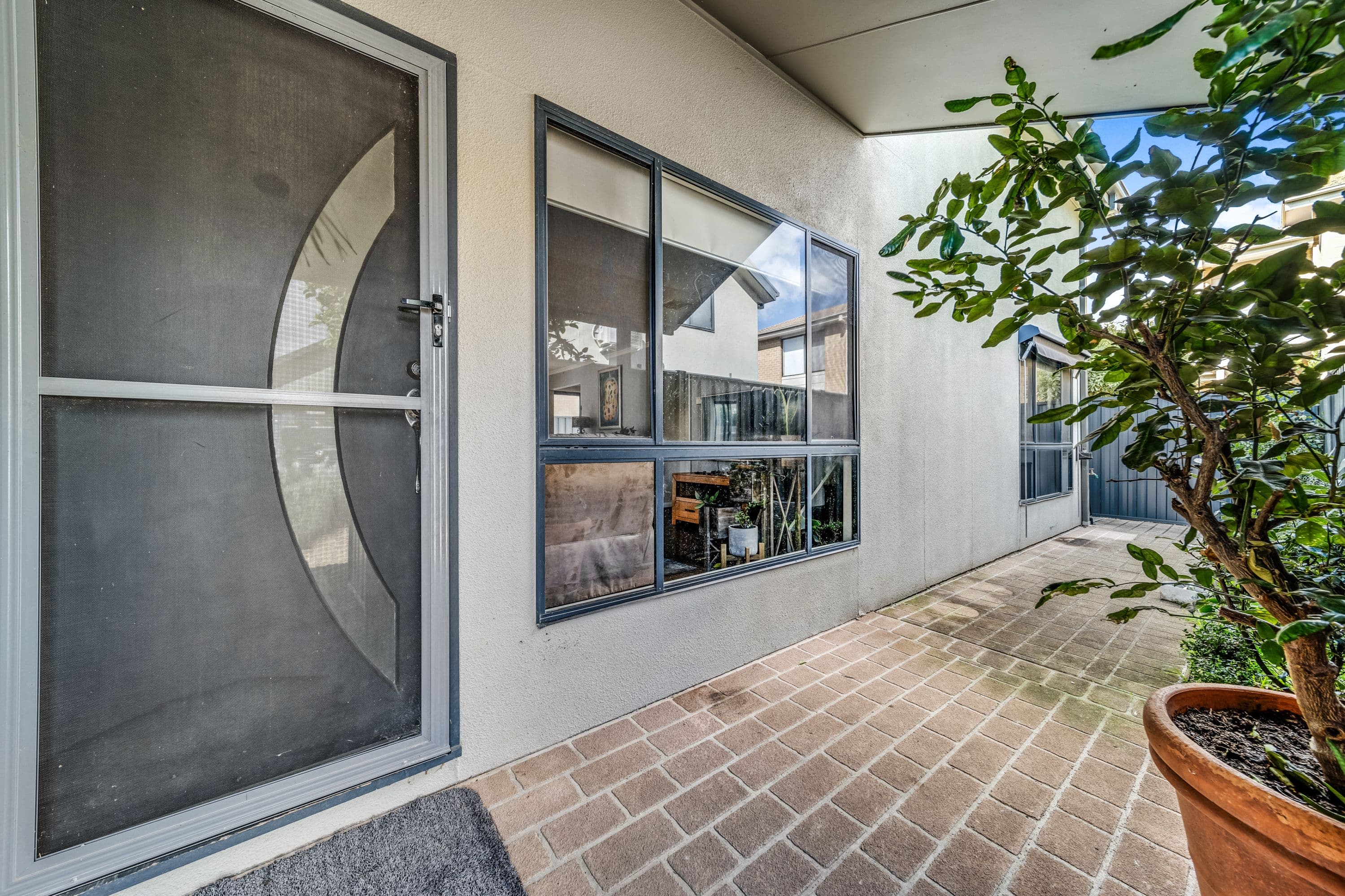 10 McKeahnie Street, Queanbeyan NSW 2620, Queanbeyan - Thumbnail 2