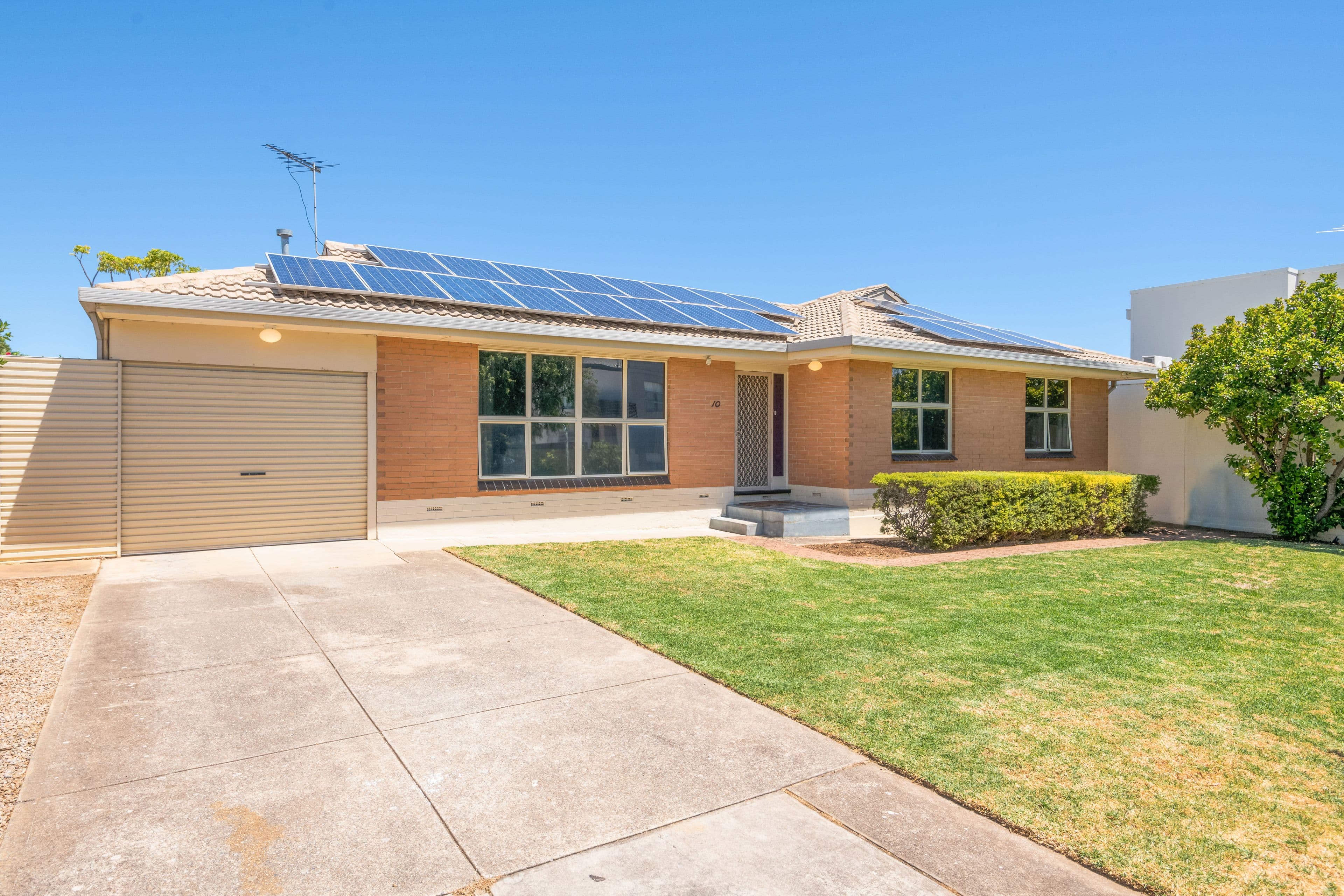 10 Hinton Street, Port Noarlunga SA 5167, Port Noarlunga - Image 1