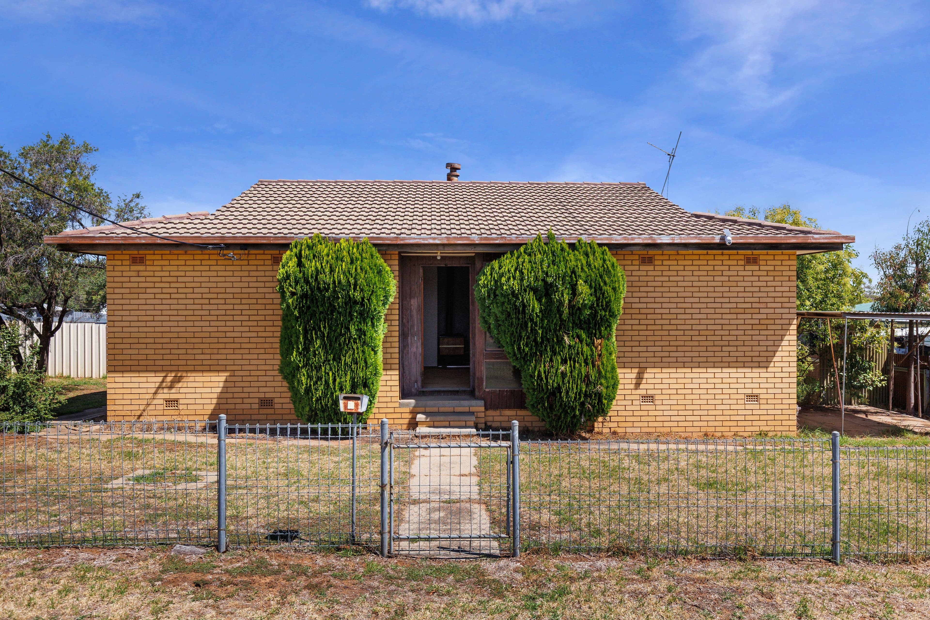 1 Ridge Street, Junee NSW 2663, Junee - Image 1
