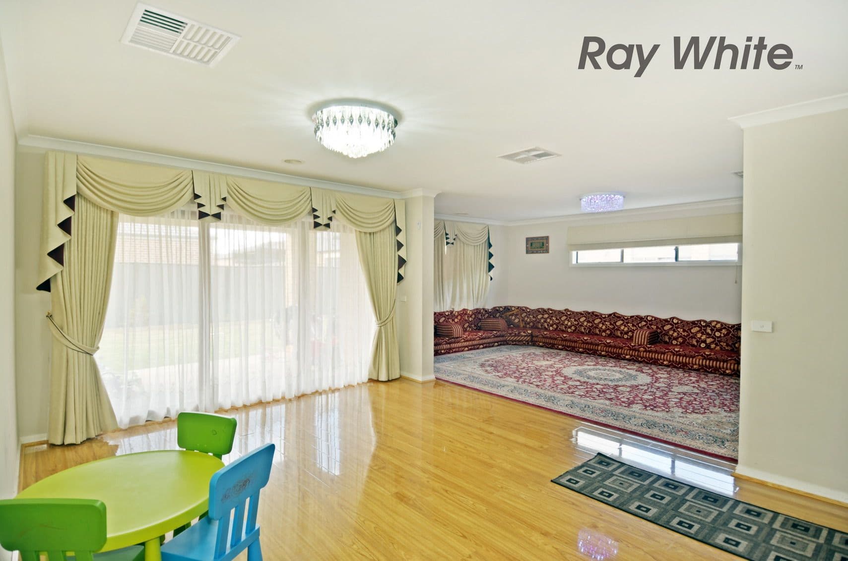 32 Loretta Boulevard, TARNEIT VIC 3029, Tarneit - Thumbnail 3