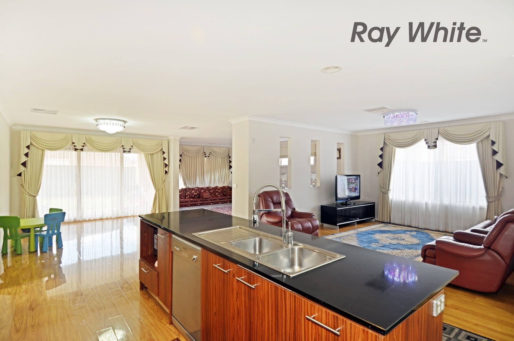 32 Loretta Boulevard, TARNEIT VIC 3029, Tarneit - Thumbnail 6
