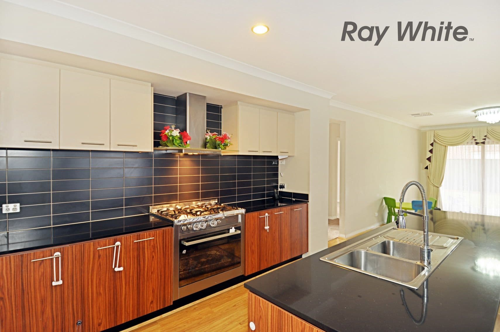 32 Loretta Boulevard, TARNEIT VIC 3029, Tarneit - Thumbnail 7