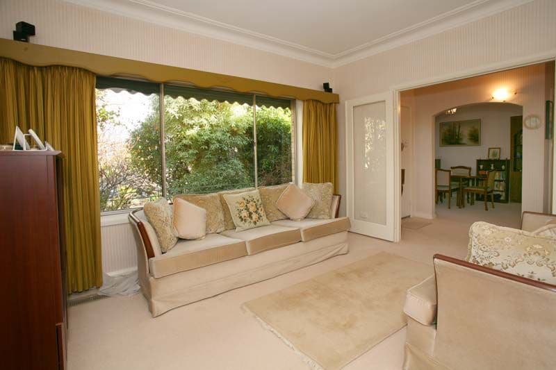 25 Botanic Drive, GLEN WAVERLEY VIC 3150, Glen Waverley - Thumbnail 2