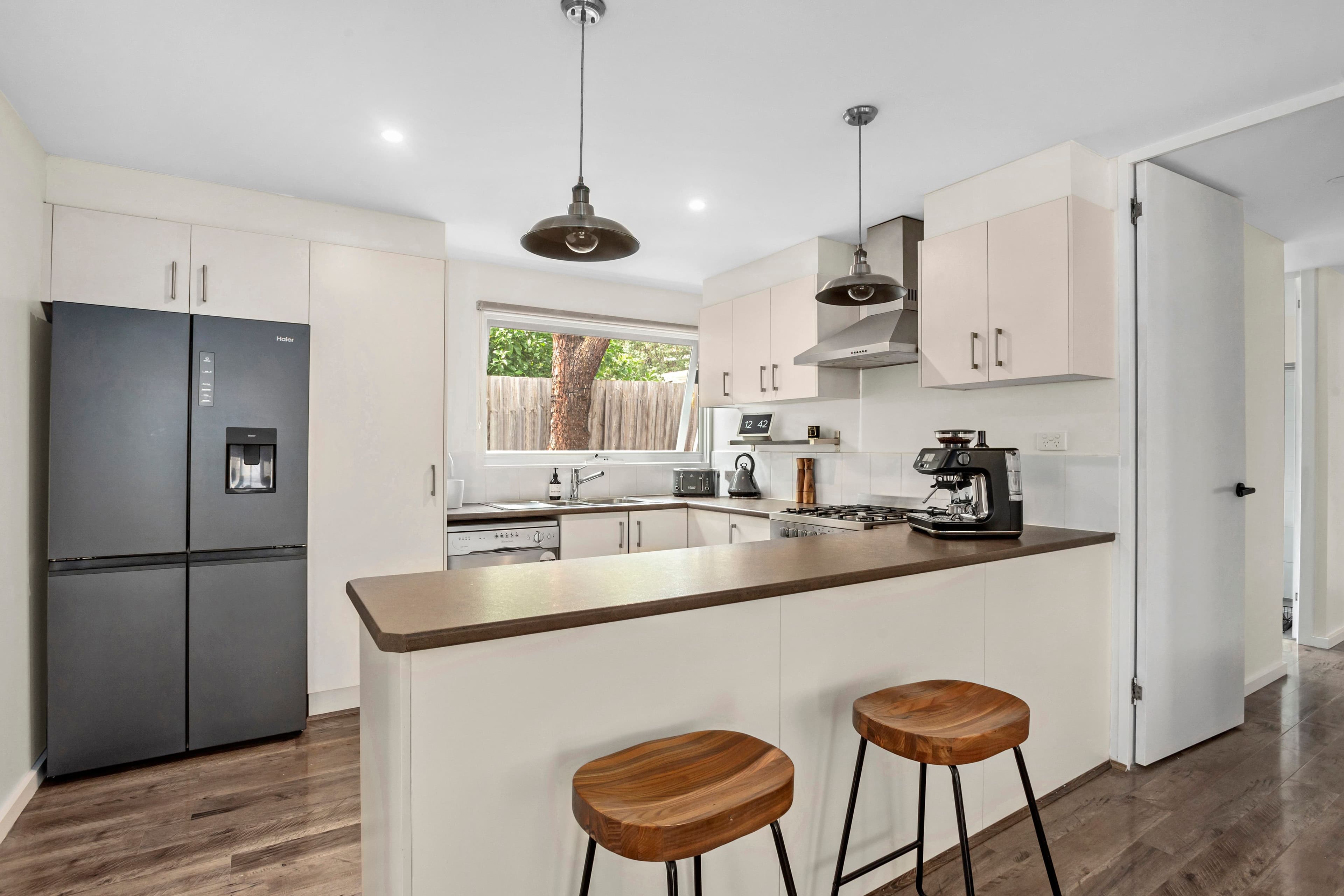 3 Raphael Crescent, Frankston VIC 3199, Frankston - Thumbnail 2