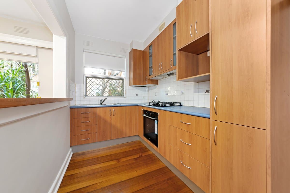 17 / 10 Acland Street, St Kilda, VIC, 3182, St Kilda - Thumbnail 2