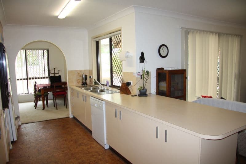 42 Barber Road, FERNY HILLS QLD 4055, Ferny Hills - Thumbnail 5