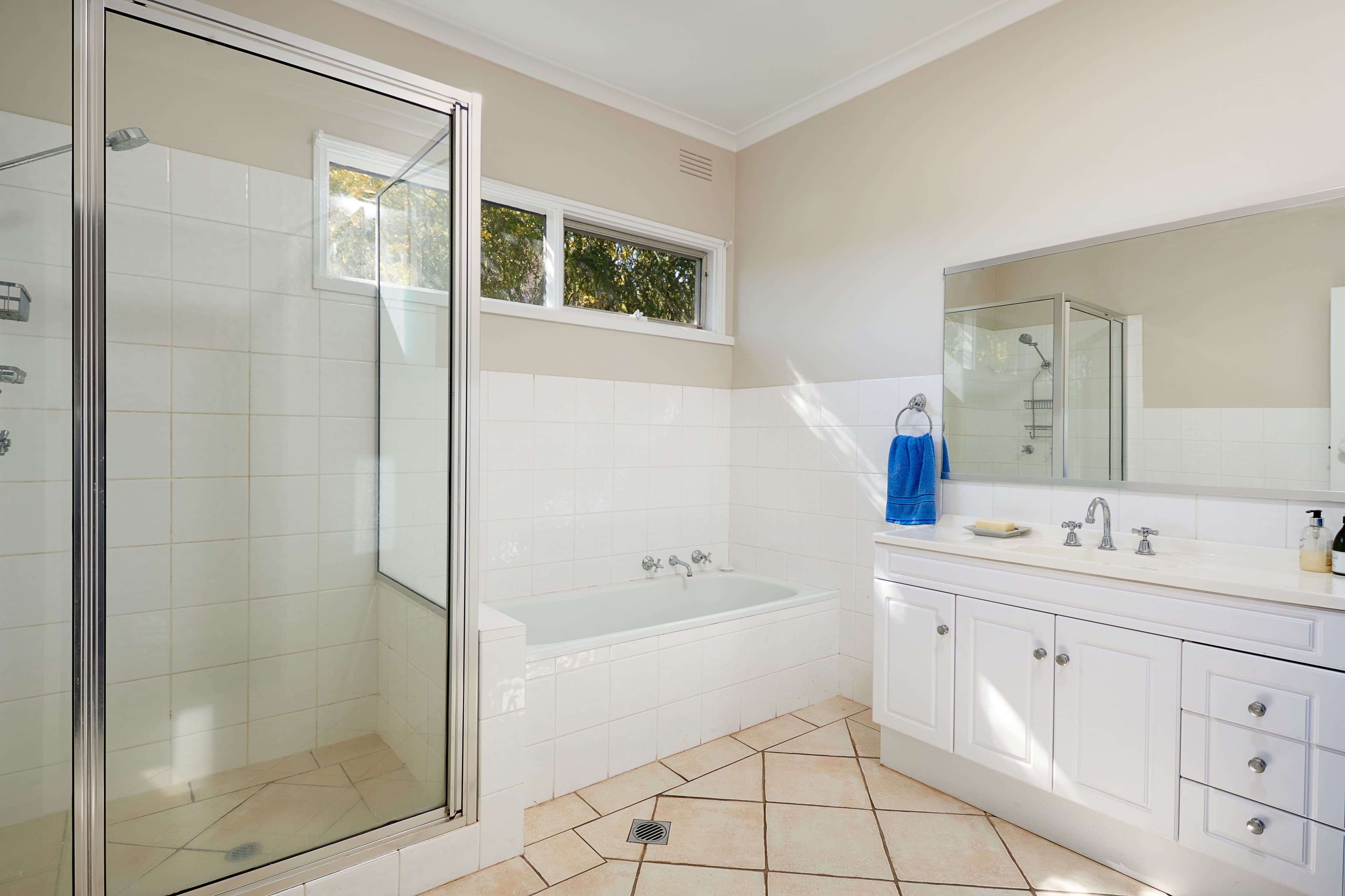 9 Churchill Avenue, Kooringal - Thumbnail 8