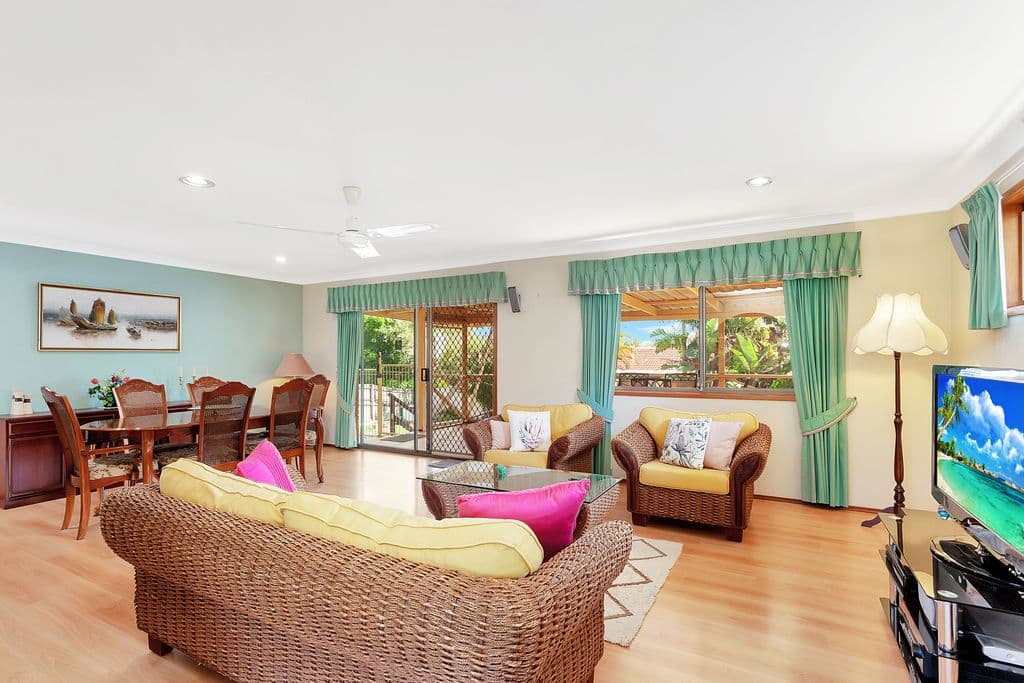 14 Darnel Street, Elanora QLD 4221, Elanora - Thumbnail 2