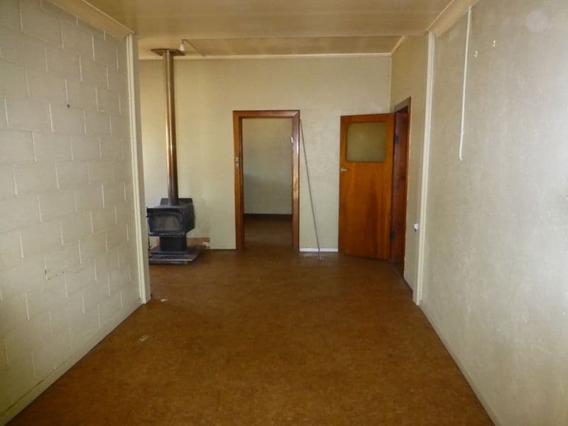 18 Russell Street, BATHURST NSW 2795, Bathurst - Thumbnail 4