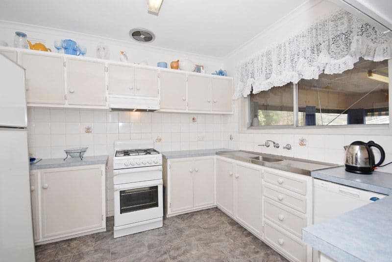 2 Ronald Crescent, BORONIA VIC 3155, Boronia - Thumbnail 2