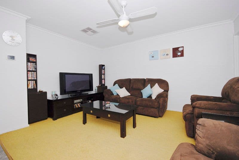 2 Ronald Crescent, BORONIA VIC 3155, Boronia - Thumbnail 3