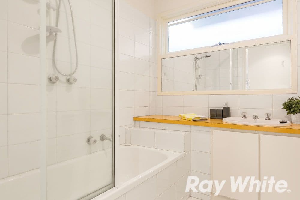 11 Collendina Crescent, Scoresby VIC 3179, Scoresby - Thumbnail 8
