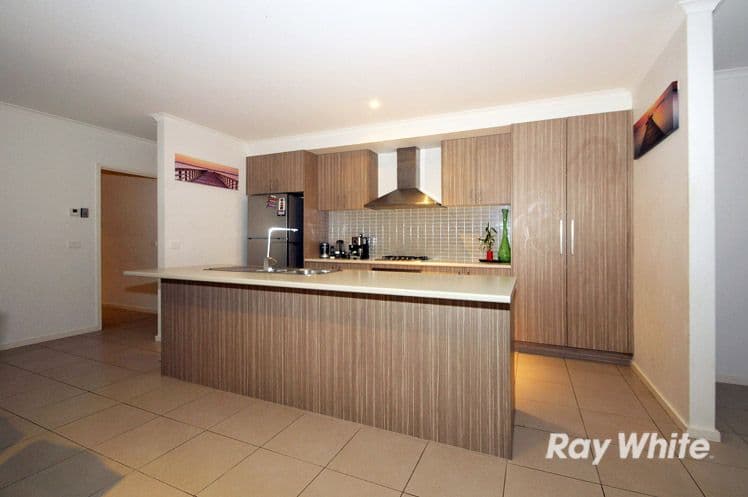 81 Charlbury Crescent, CRANBOURNE NORTH VIC 3977, Cranbourne North - Thumbnail 2