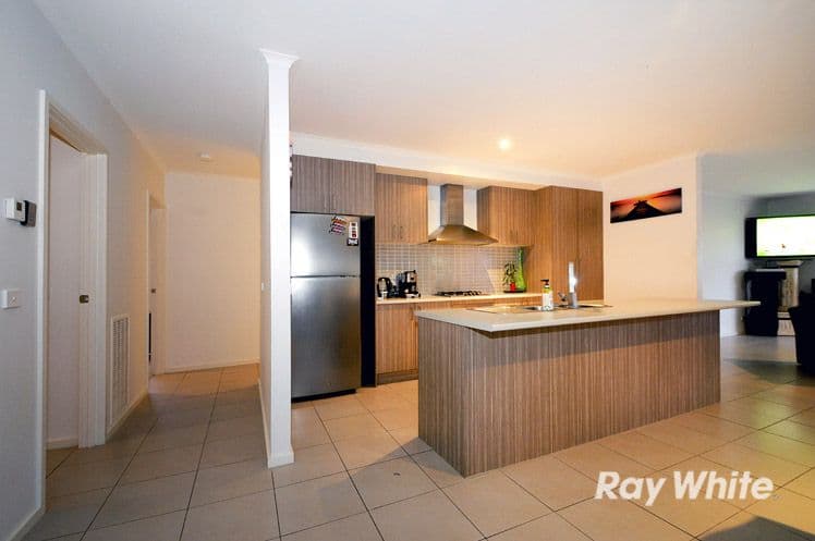 81 Charlbury Crescent, CRANBOURNE NORTH VIC 3977, Cranbourne North - Thumbnail 4