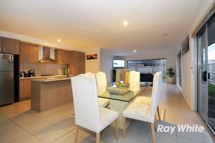 81 Charlbury Crescent, CRANBOURNE NORTH VIC 3977, Cranbourne North - Thumbnail 5