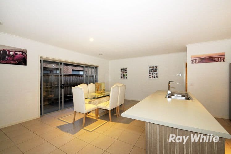 81 Charlbury Crescent, CRANBOURNE NORTH VIC 3977, Cranbourne North - Thumbnail 6