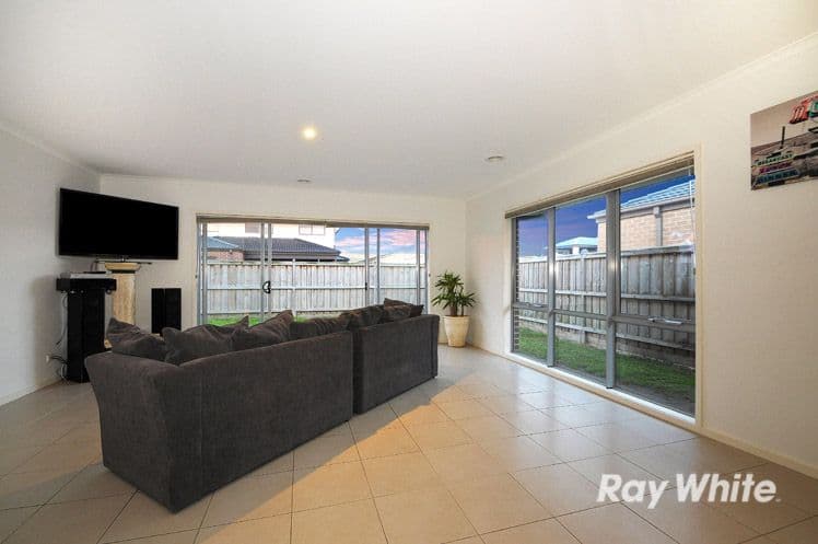 81 Charlbury Crescent, CRANBOURNE NORTH VIC 3977, Cranbourne North - Thumbnail 8