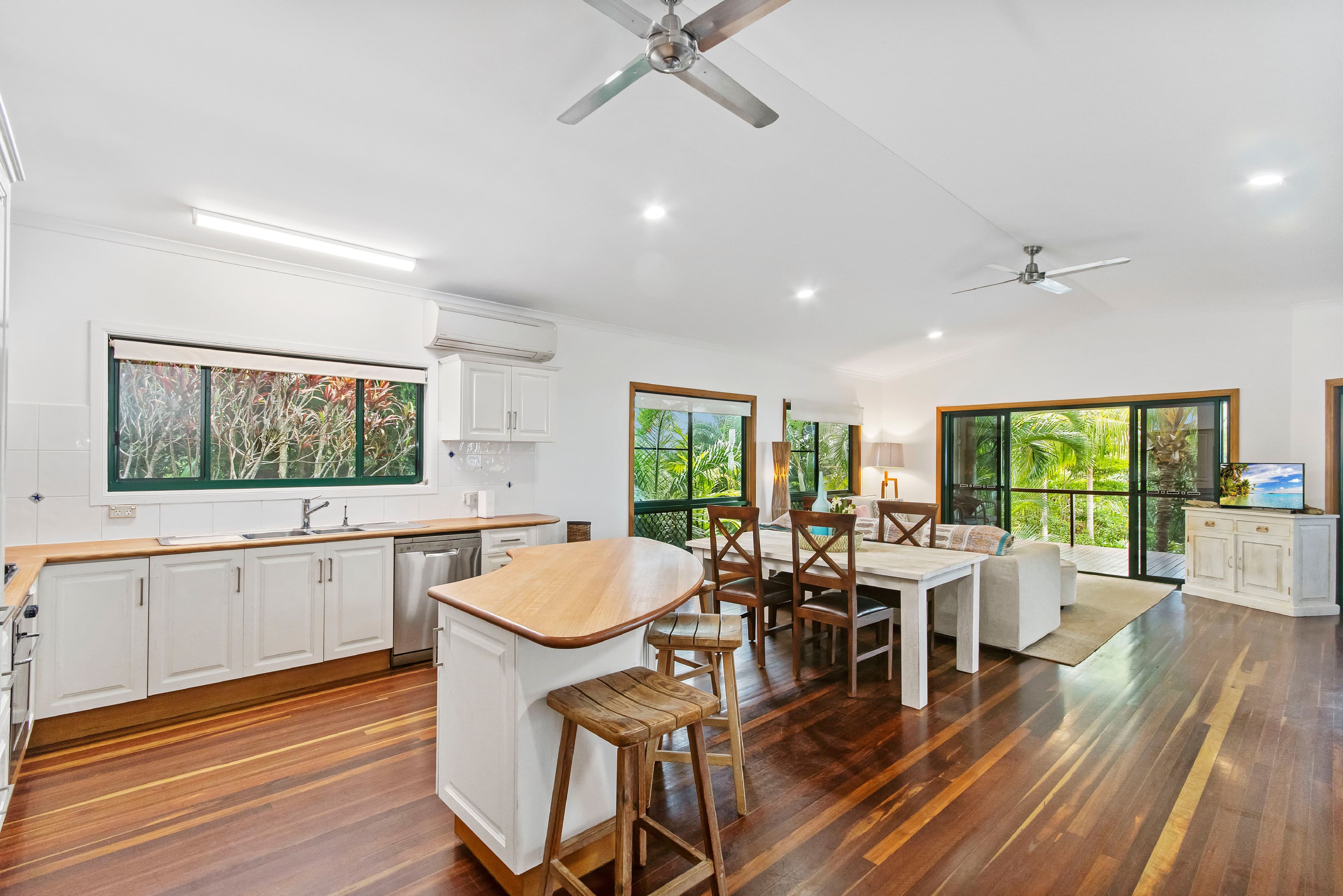24 Bicton Close, Bingil Bay QLD 4852, Bingil Bay - Thumbnail 4