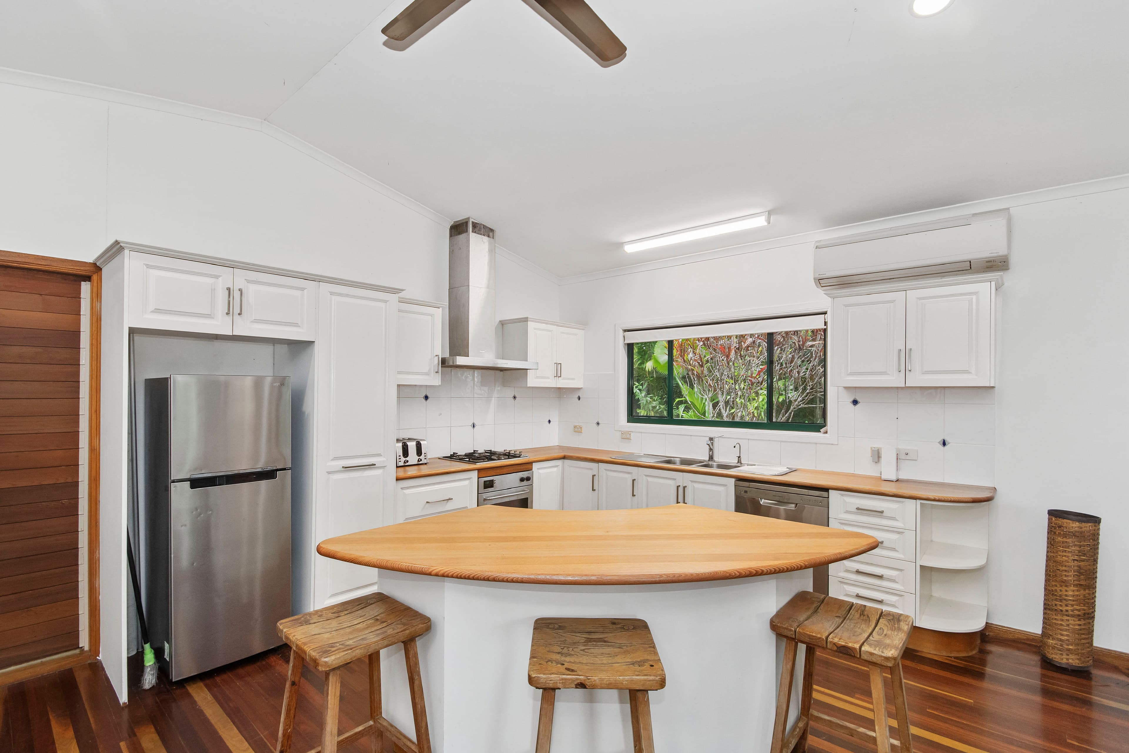 24 Bicton Close, Bingil Bay QLD 4852, Bingil Bay - Thumbnail 6
