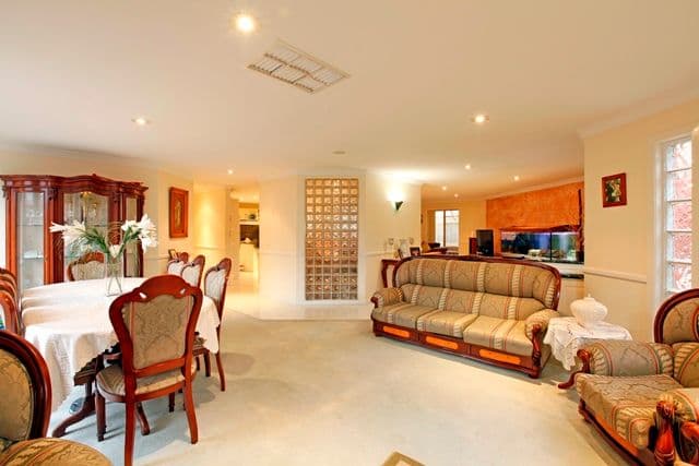 213 Broadhurst Avenue, RESERVOIR VIC 3073, Reservoir - Thumbnail 3
