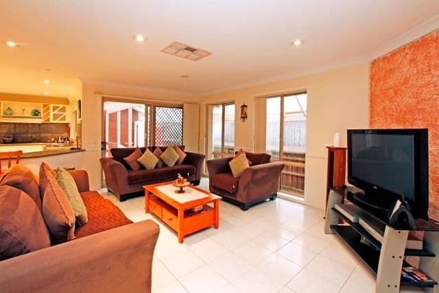 213 Broadhurst Avenue, RESERVOIR VIC 3073, Reservoir - Thumbnail 4