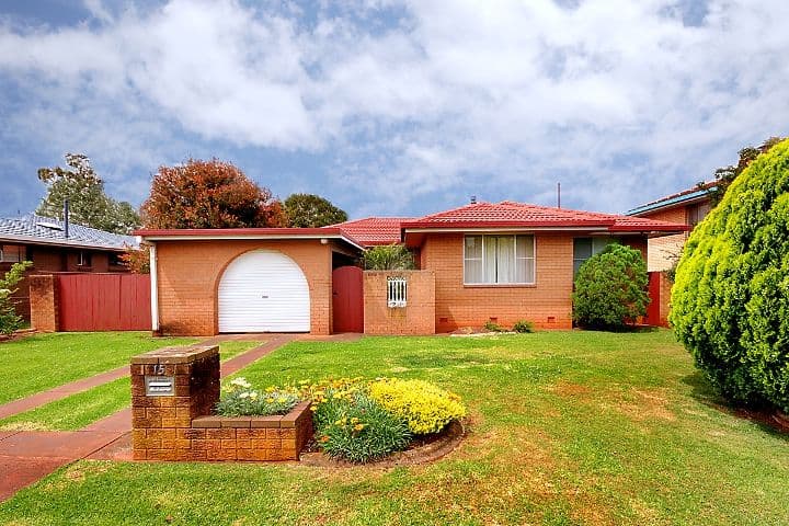 15 Regent Street, DARLING HEIGHTS QLD 4350, Darling Heights - Image 1
