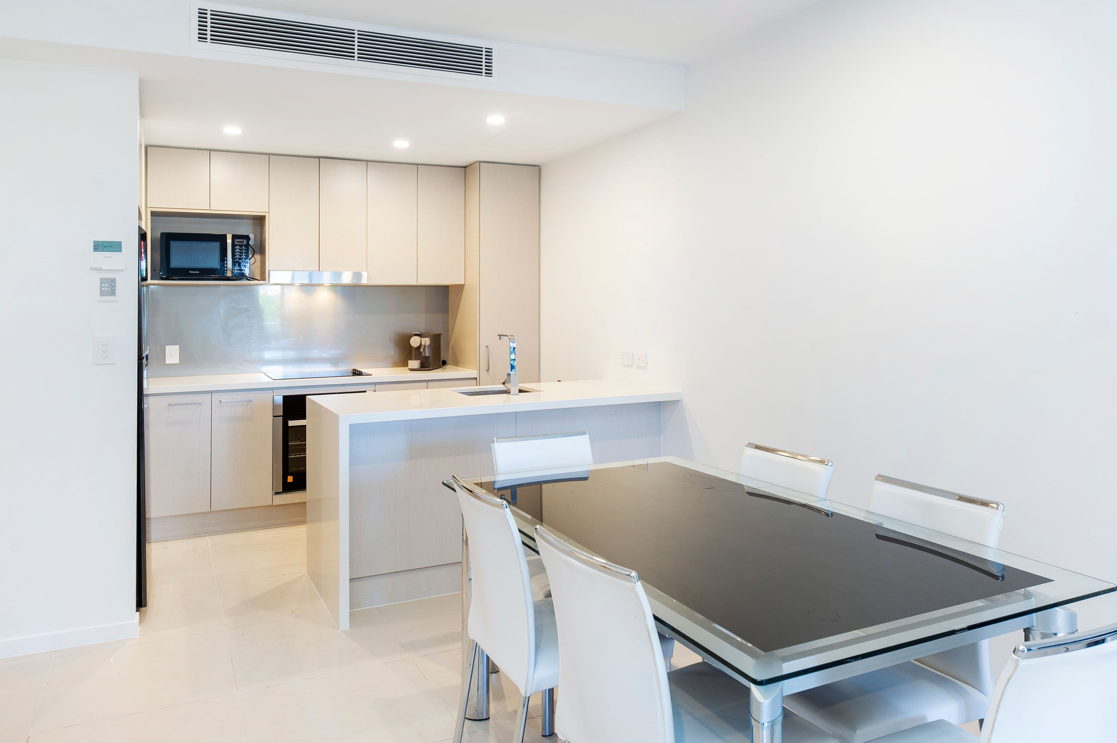 11 Andrews Street, Southport QLD 4215, Southport - Thumbnail 3