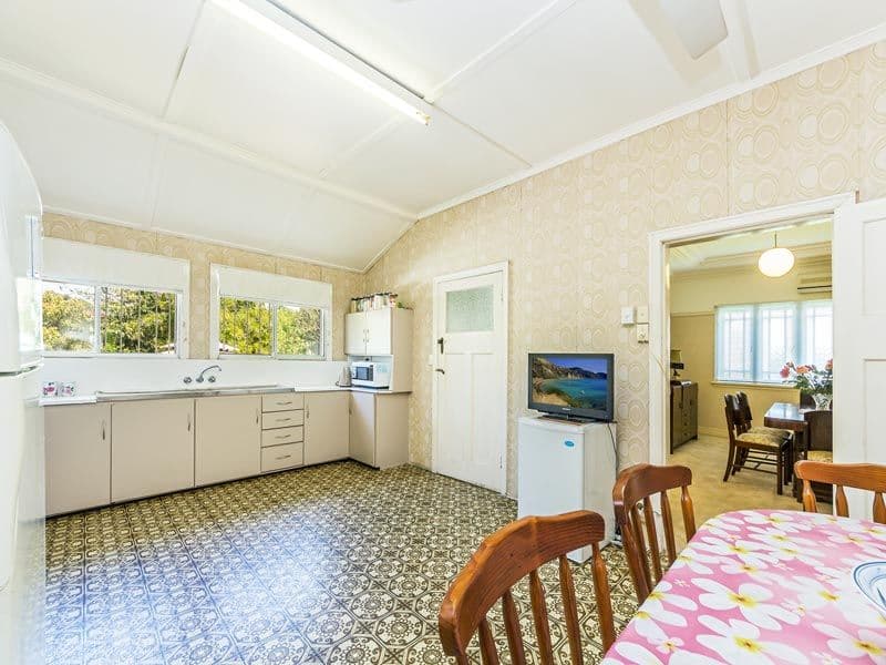 62 Alderley Avenue, Alderley QLD 4051, Alderley - Thumbnail 7