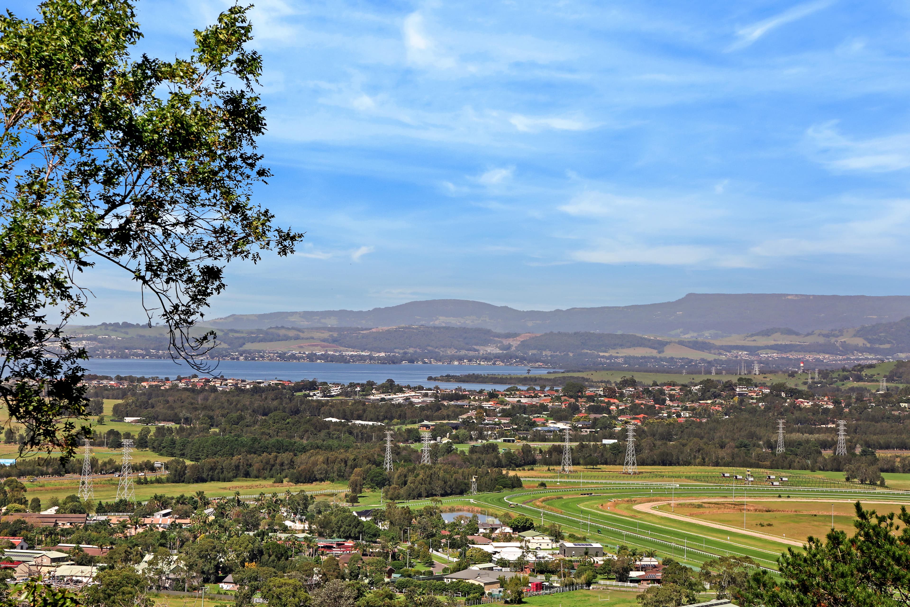 157 Farmborough Road, Farmborough Heights - Thumbnail 2