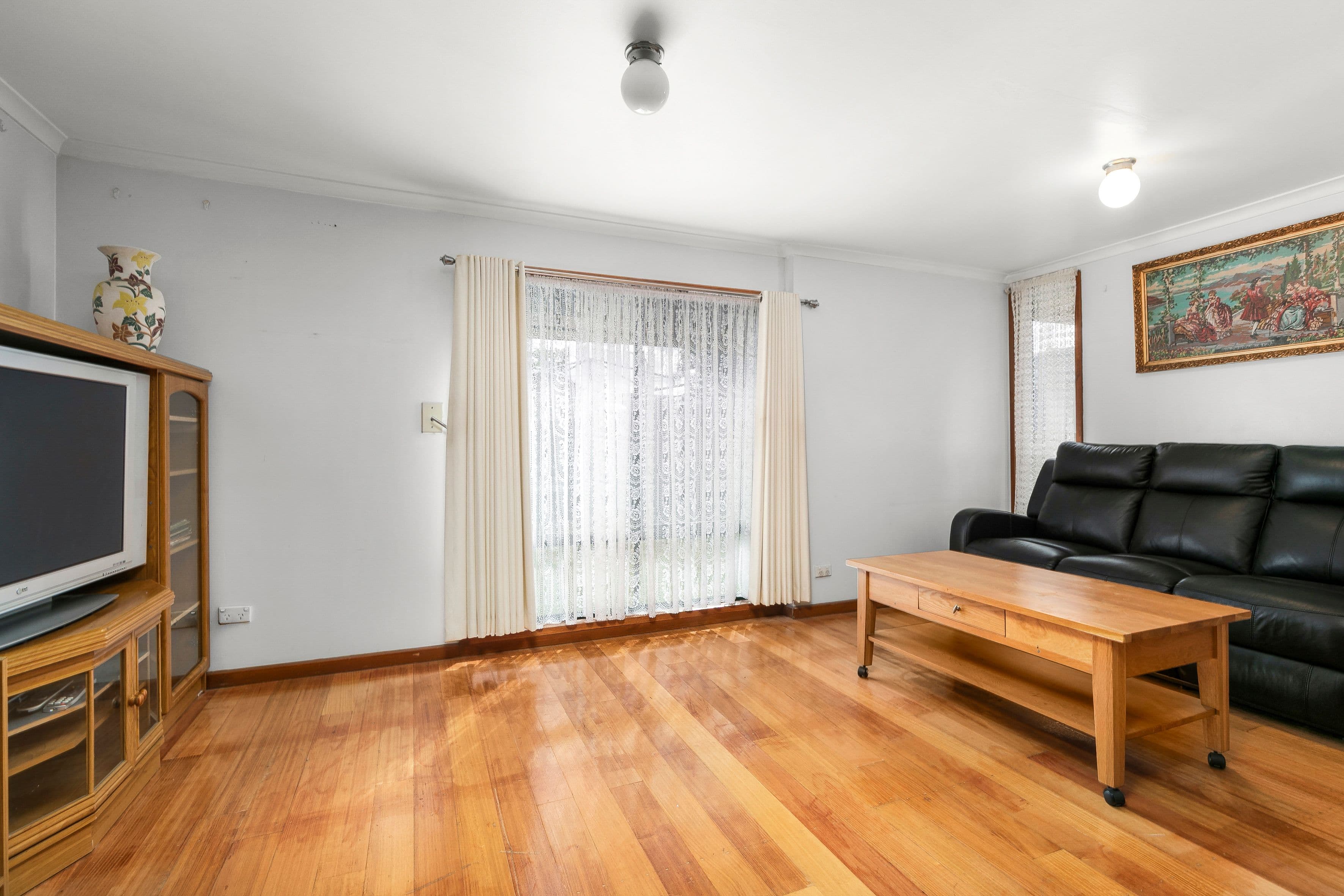 2 Rokewood Crescent, Meadow Heights VIC 3048, Meadow Heights - Thumbnail 4
