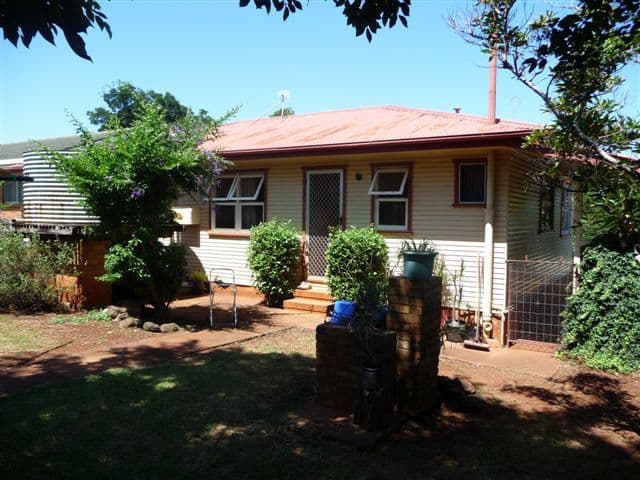 309 Tor Street, WILSONTON QLD 4350, Wilsonton - Thumbnail 2