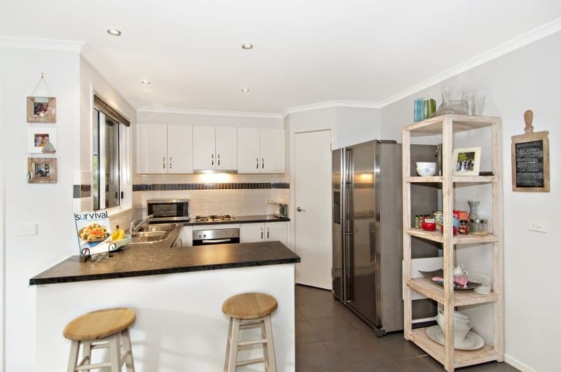 6 Birdrock Court, CARRUM DOWNS VIC 3201, Carrum Downs - Thumbnail 4