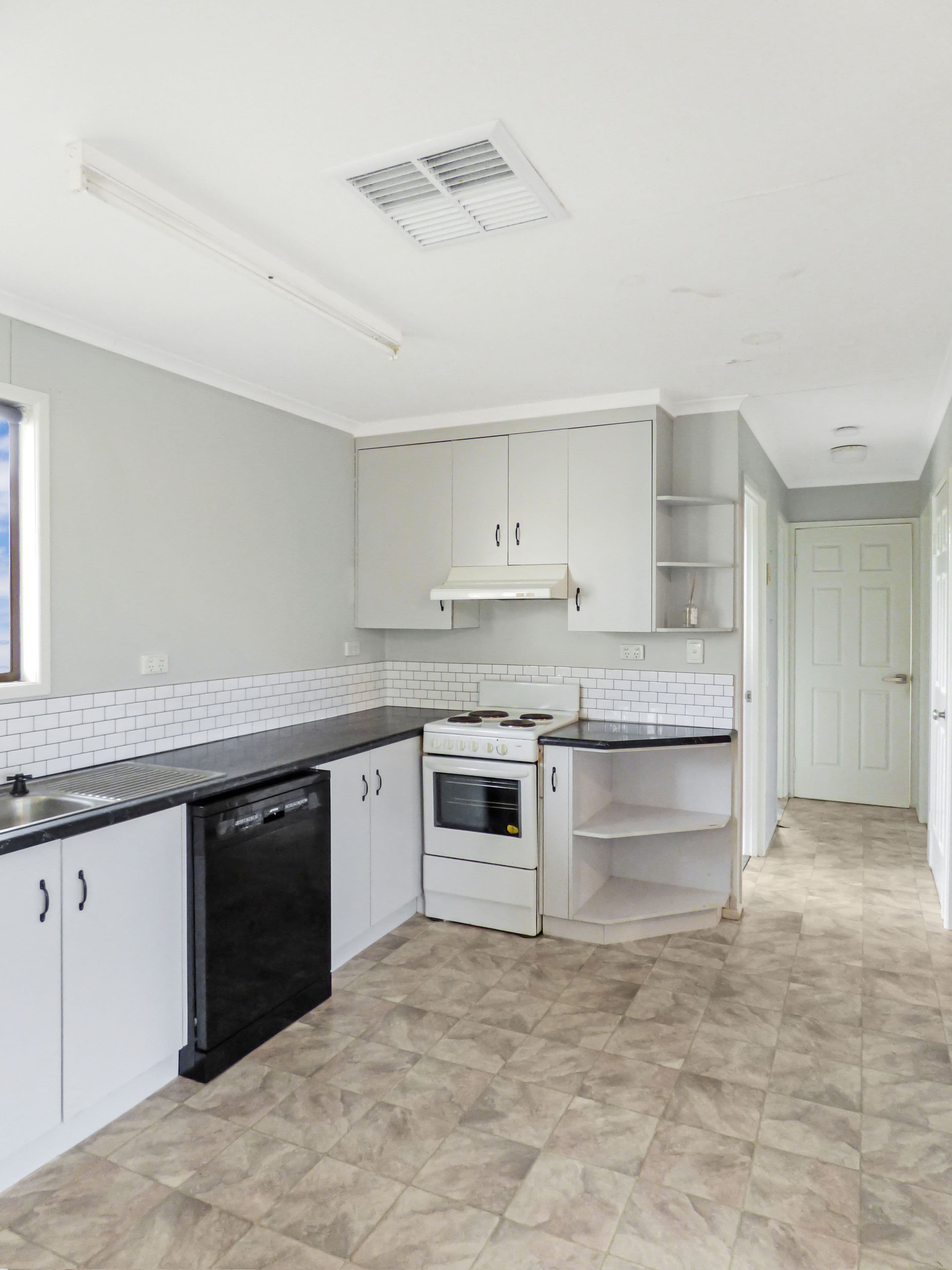 12 Beitz Street, Roma QLD 4455, Roma - Thumbnail 2