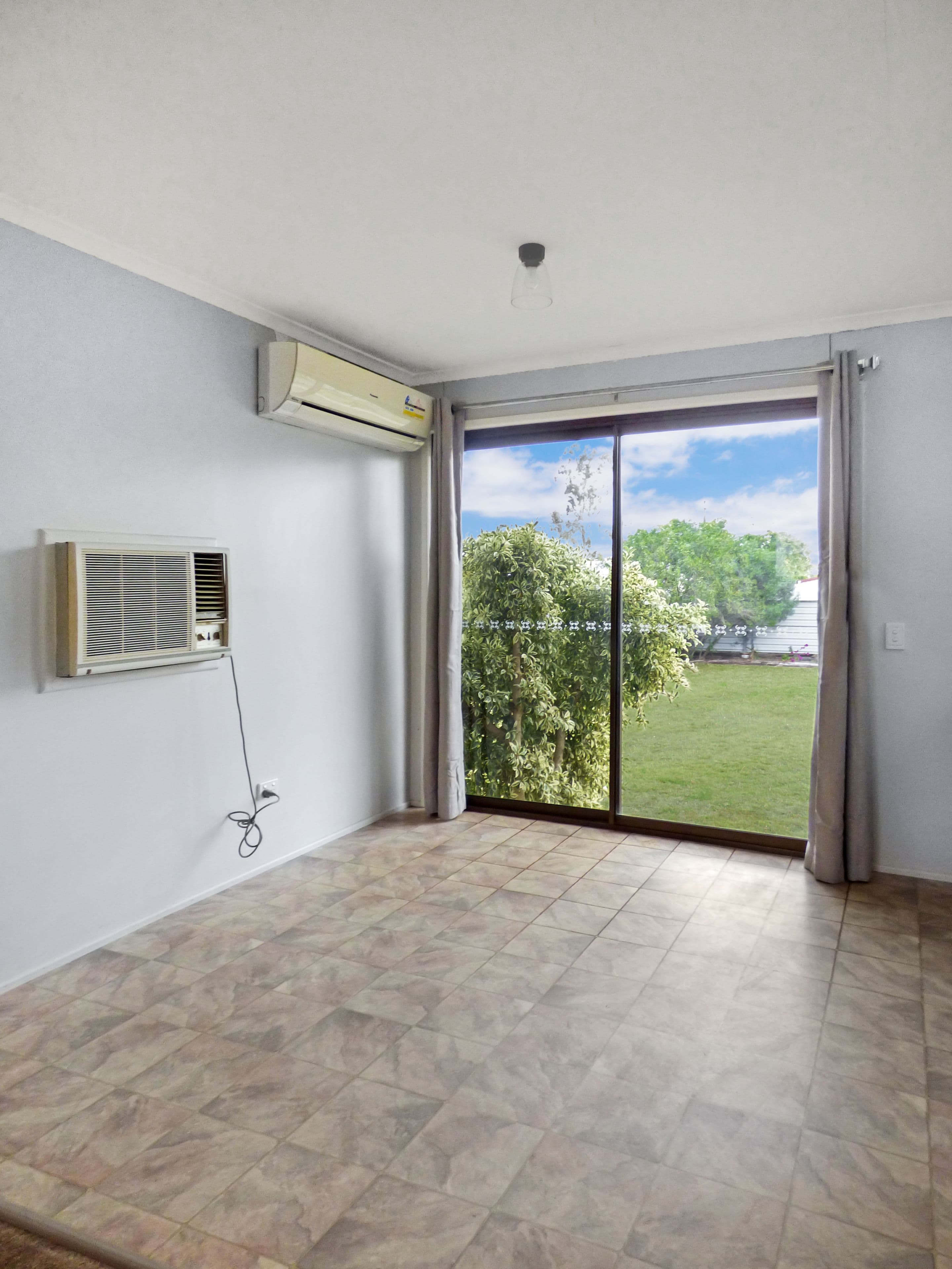 12 Beitz Street, Roma QLD 4455, Roma - Thumbnail 3
