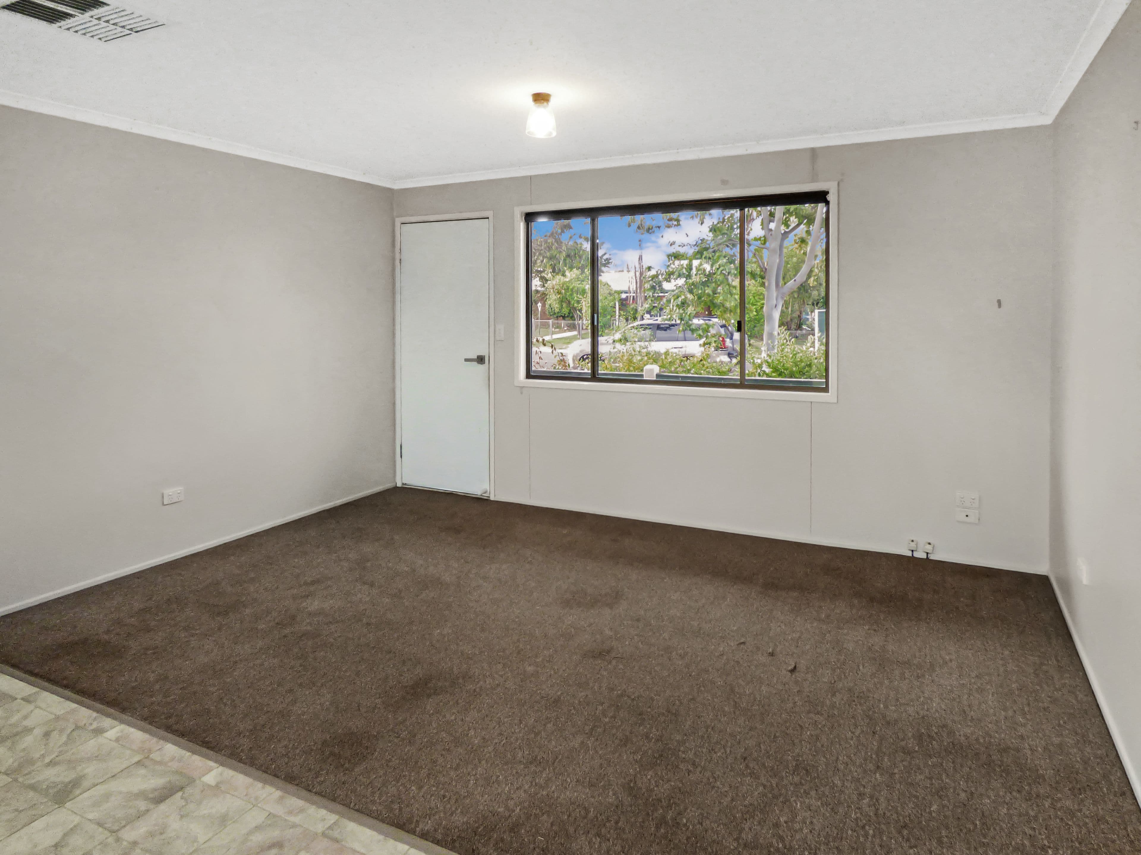 12 Beitz Street, Roma QLD 4455, Roma - Thumbnail 4