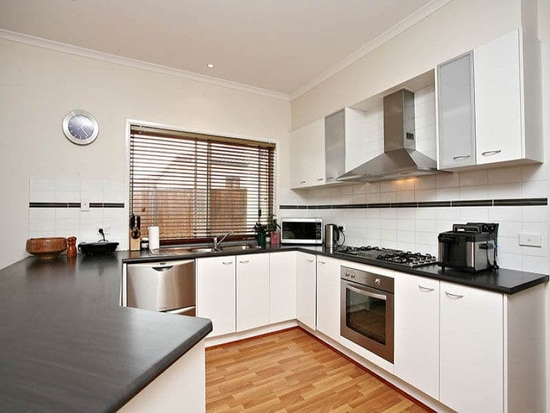 11 Centennial Place, Burnside Heights - Thumbnail 3