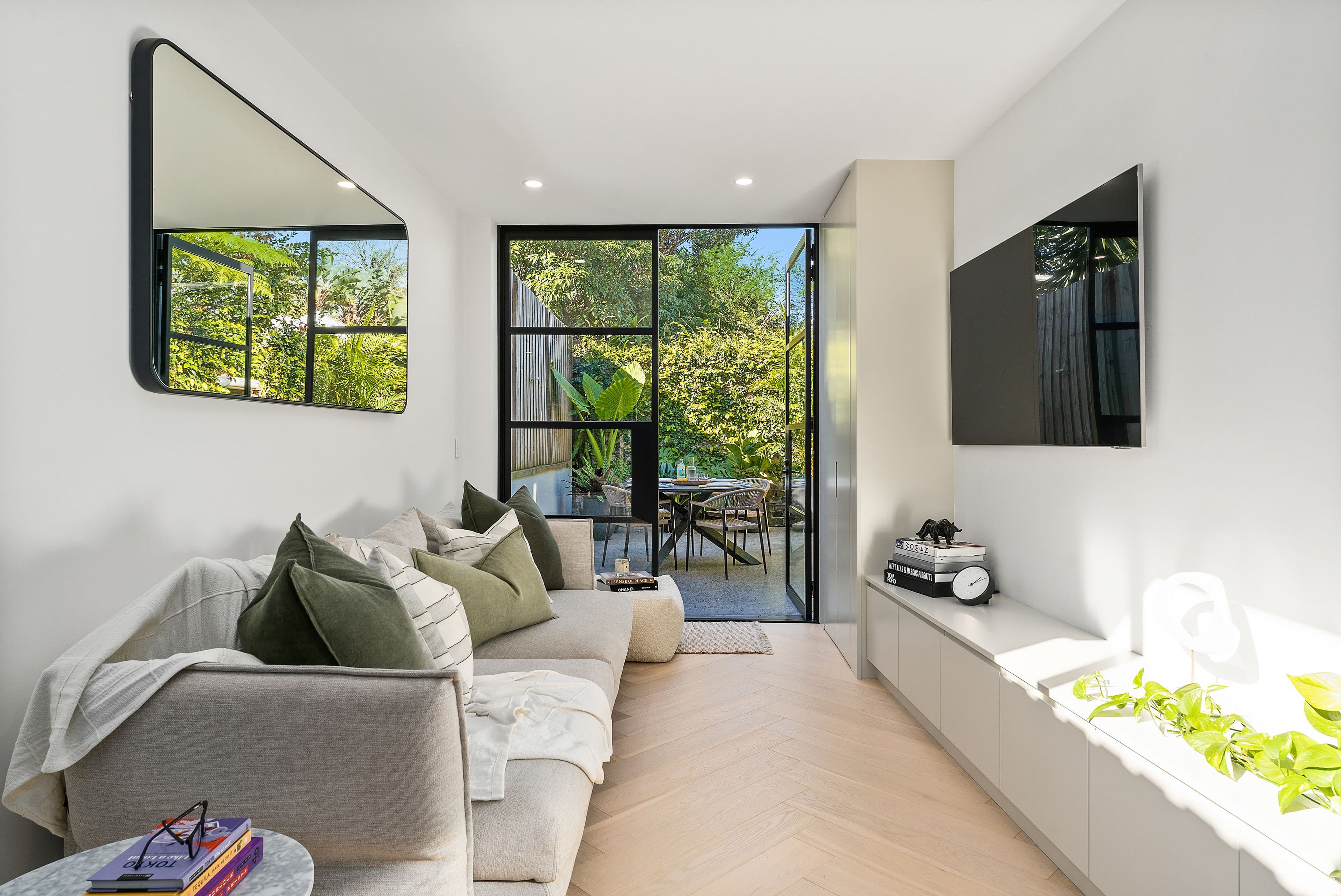 18 Morrissey Road, Erskineville NSW 2043, Erskineville - Thumbnail 2