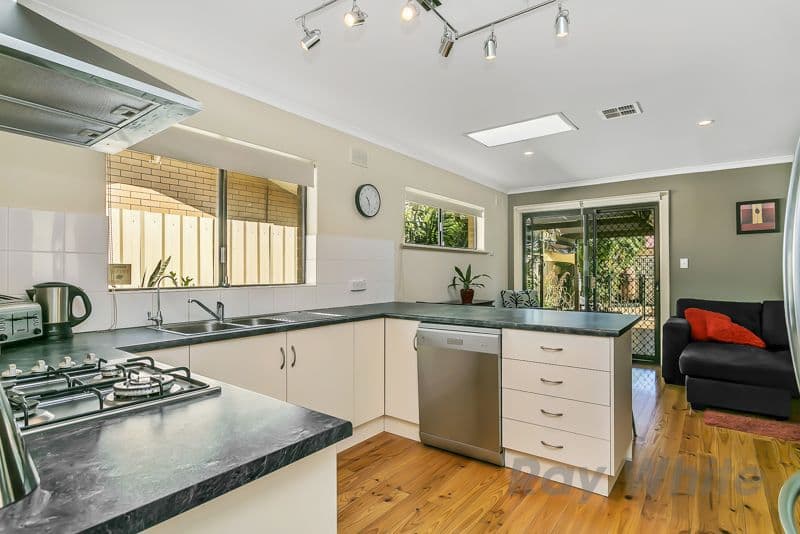 10 Jasmine Avenue, Marion SA 5043, Marion - Thumbnail 2