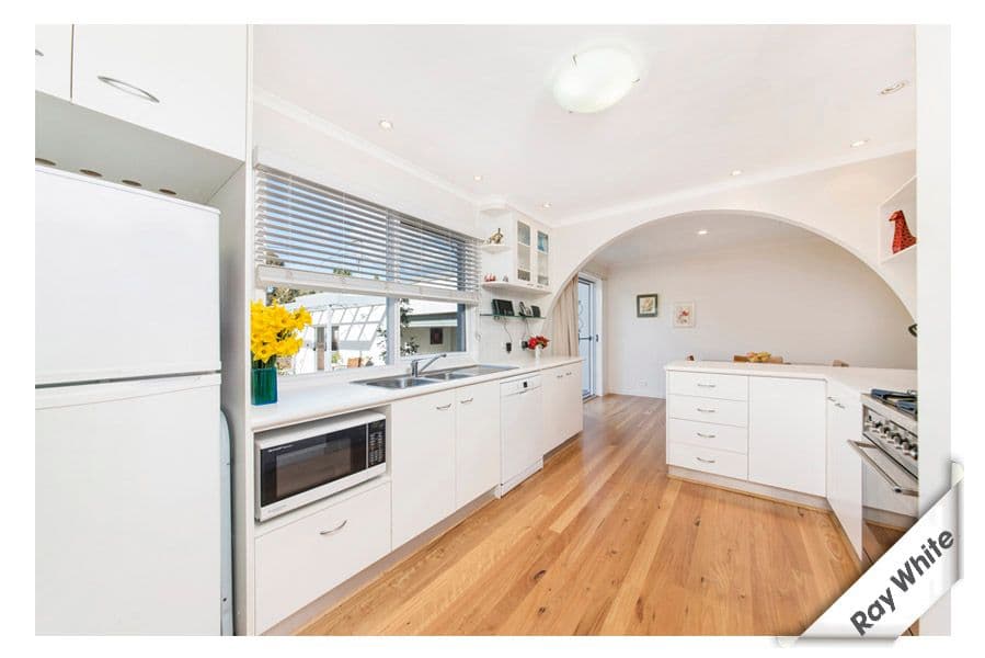 32 Mirrabucca Crescent, GIRALANG ACT 2617, Giralang - Thumbnail 2
