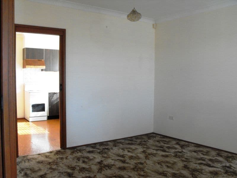 8 Denison Avenue, BARRACK HEIGHTS NSW 2528, Barrack Heights - Thumbnail 2