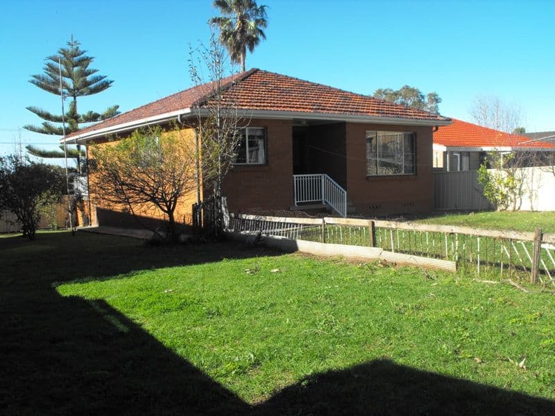 8 Denison Avenue, BARRACK HEIGHTS NSW 2528, Barrack Heights - Thumbnail 4
