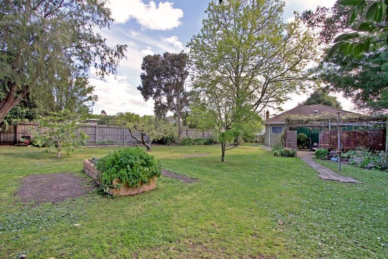 42 TAMWORTH Road, KILSYTH VIC 3137, Kilsyth - Thumbnail 2