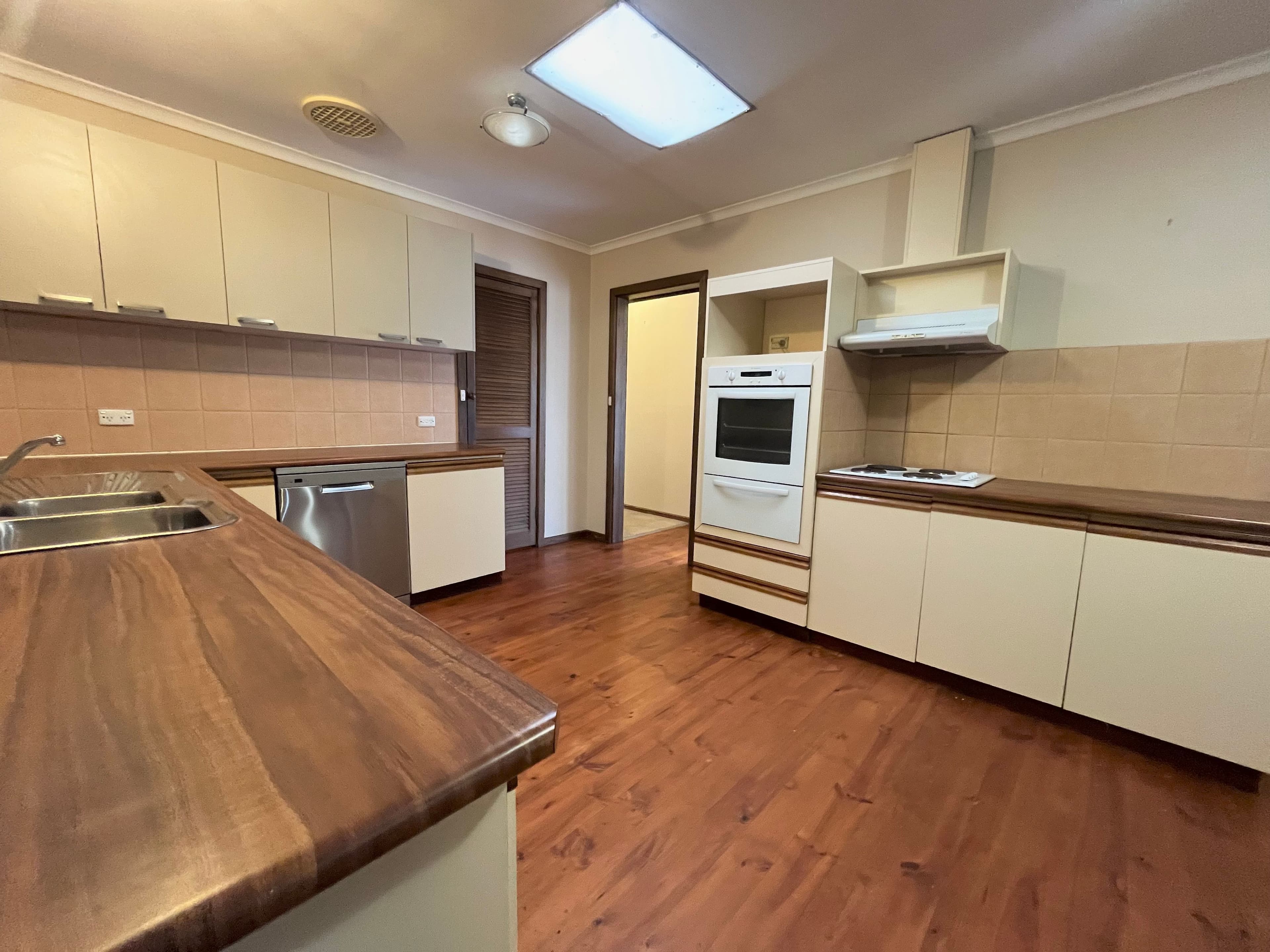 4 Wilson Street, Whyalla Playford SA 5600, Whyalla Playford - Thumbnail 6