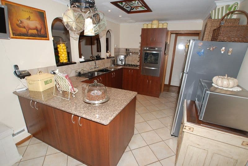 14 Megunya Crescent, CRAIGMORE SA 5114, Craigmore - Thumbnail 2
