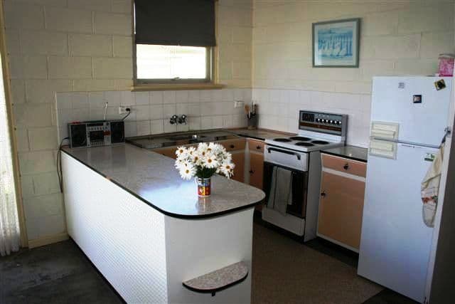 4 Mottled Cove Road, PORT NEILL SA 5604, Port Neill - Thumbnail 4